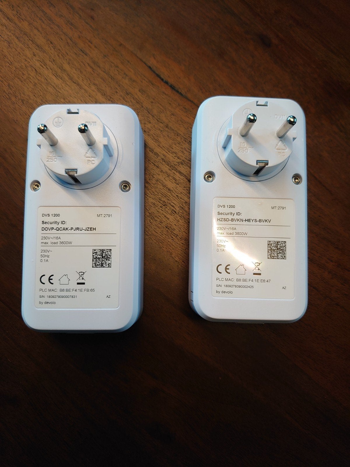Devolo dLAN 1200+ Powerline Adapters (2 stuks), Computers en Software, Netwerk switches, Zo goed als nieuw, Ophalen of Verzenden