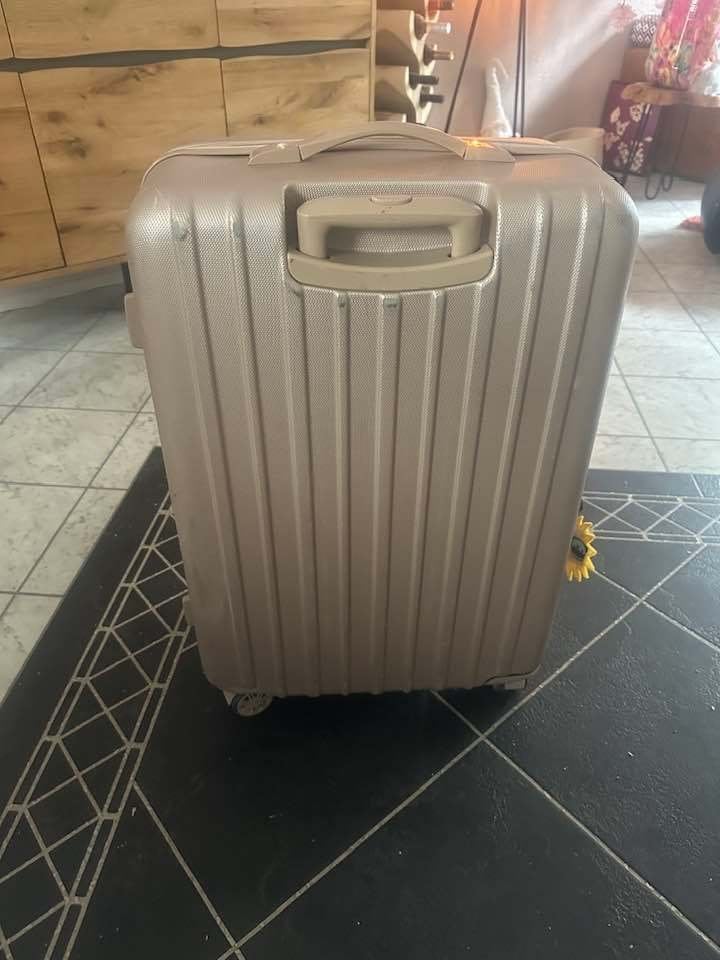 Grote koffer Decent, Sieraden, Tassen en Uiterlijk, Koffers, Hard kunststof, 45 tot 55 cm, Zo goed als nieuw, 70 cm of meer