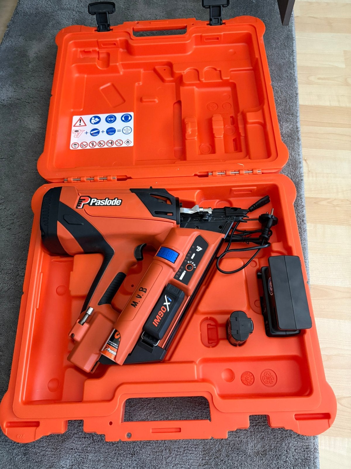 Paslode im90xi Constructie tacker, Doe-het-zelf en Verbouw, Gereedschap | Overige machines, Ophalen of Verzenden, Zo goed als nieuw