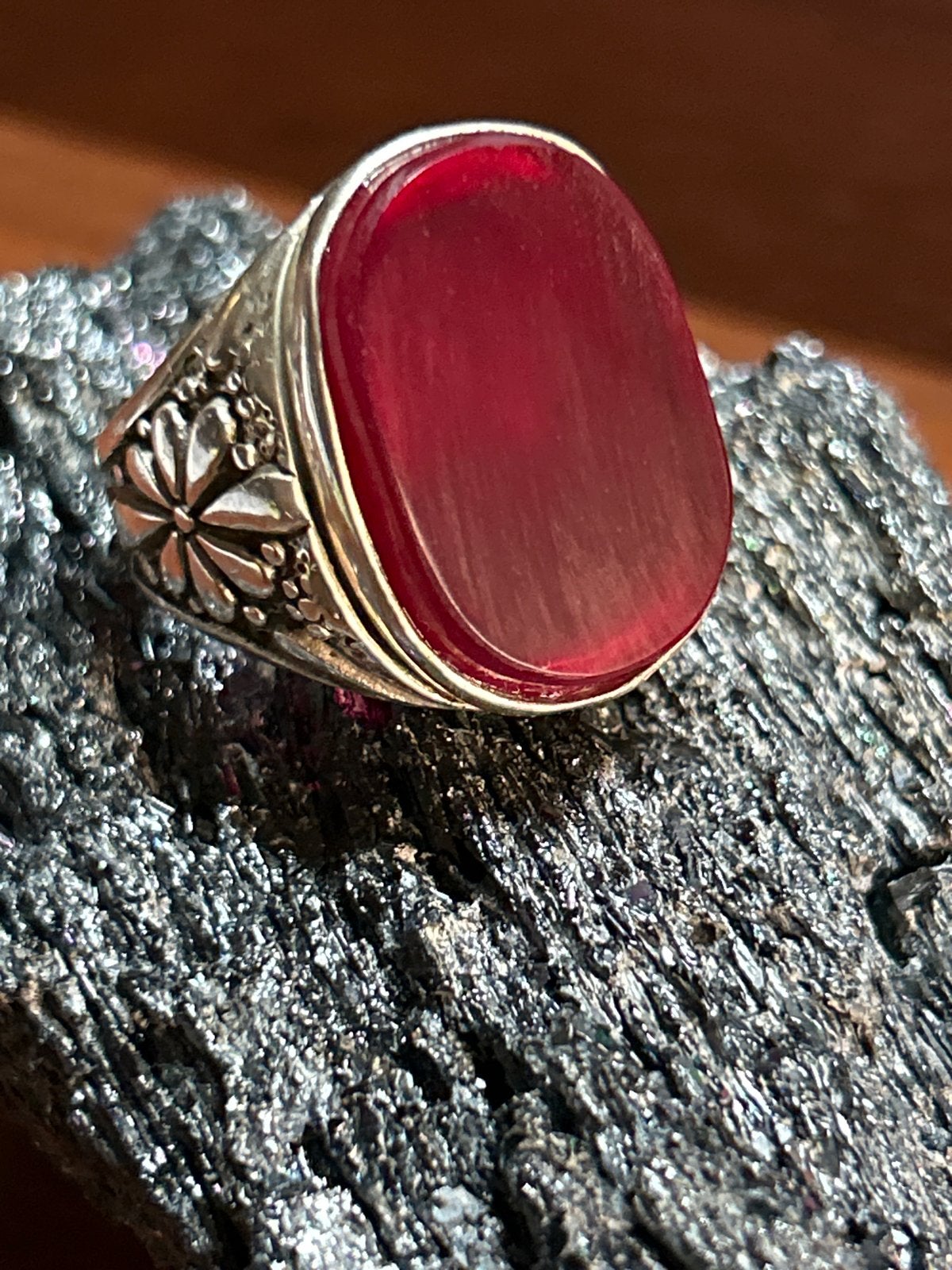 Zilveren ring met grote  robijnsteen - Maat 11, Sieraden, Tassen en Uiterlijk, Verzenden, 19 tot 20, Zo goed als nieuw, Dame of Heer