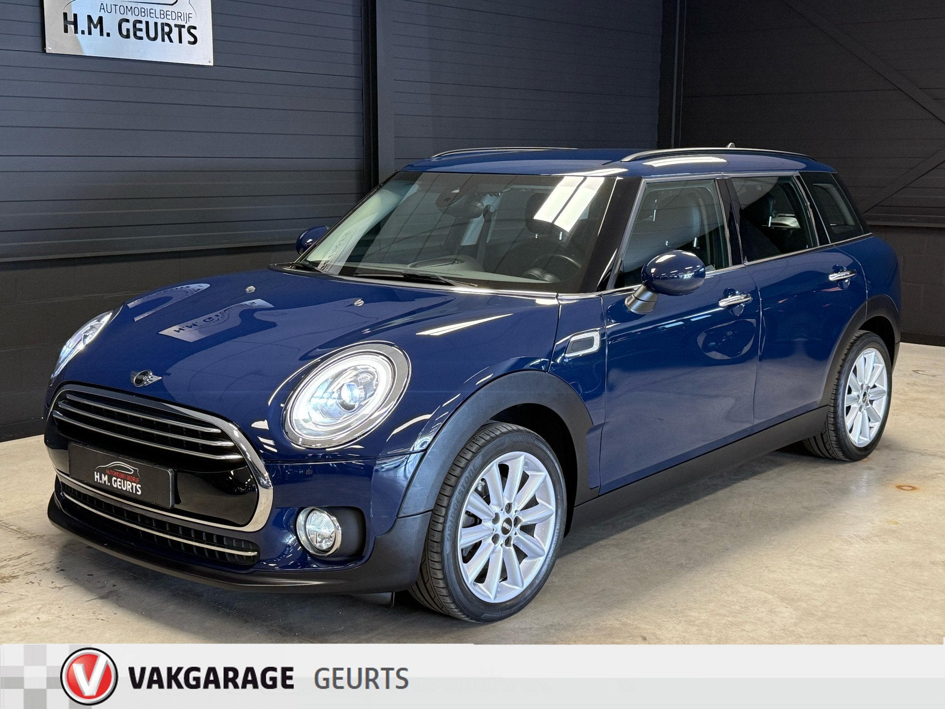 MINI Clubman 1.5 Cooper Chili | Leder | Navi | LED | 17 inch, Voorwielaandrijving, Blauw, Leder, Handgeschakeld