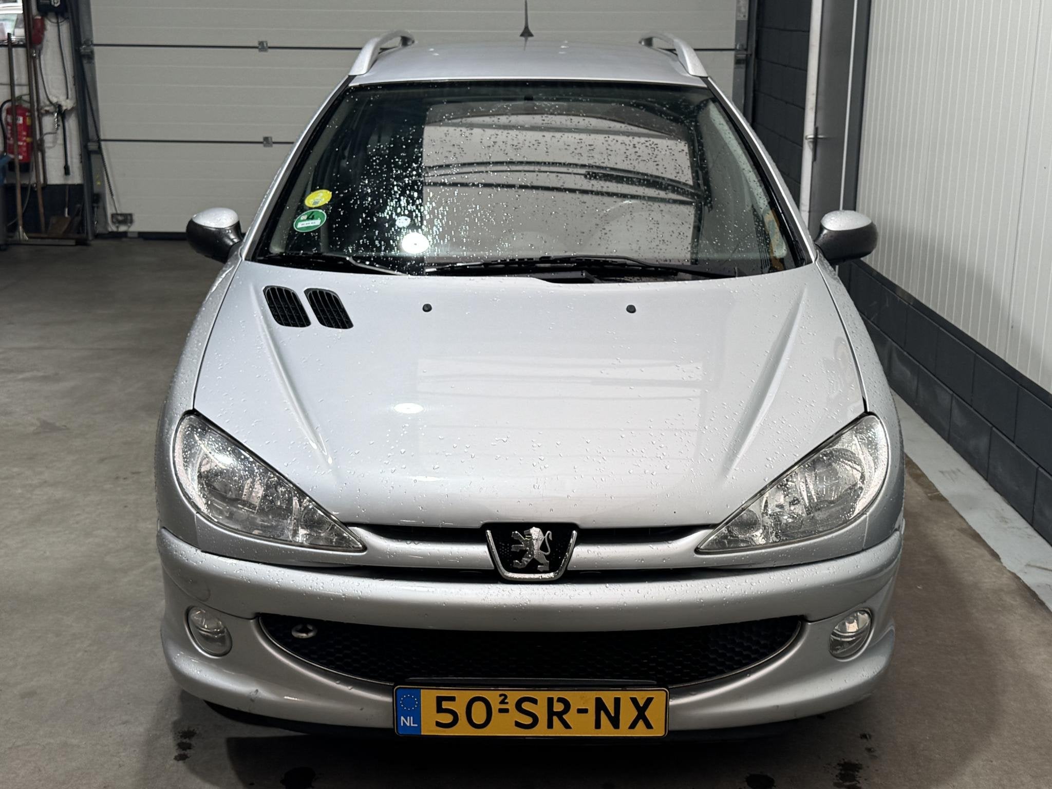 Peugeot 206 SW 1.4 Air-line 3 Airco Vol Jaar APK, Voorwielaandrijving, Stof, 4 cilinders, Origineel Nederlands
