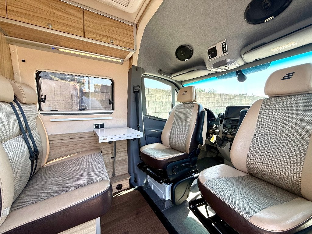 Foto 6 van Hymer Grand Canyon S Mercedes 316 CDI buscamper automaat