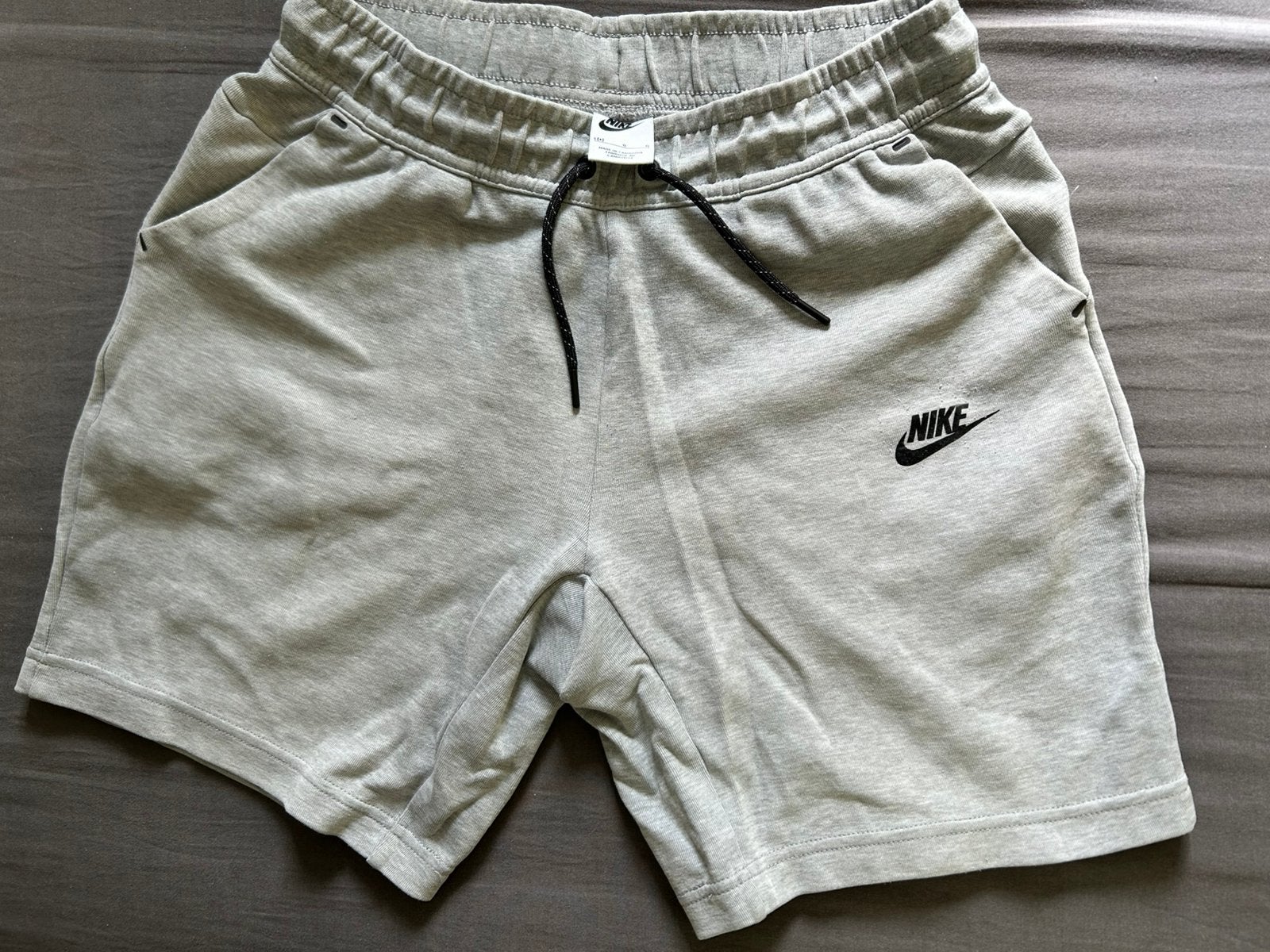 Nike tech short grijs maat L+/G kids, Nike, Ophalen of Verzenden, Zo goed als nieuw, Grijs
