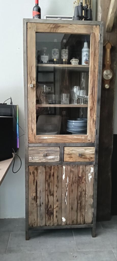 Kast, hout en metaal, Ophalen, 50 tot 100 cm, Zo goed als nieuw, Metaal