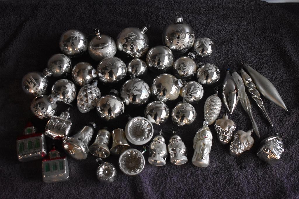 42 vintage glazen kerstballen dennenappels klokjes engel etc, Diversen, Kerst, Gebruikt, Ophalen