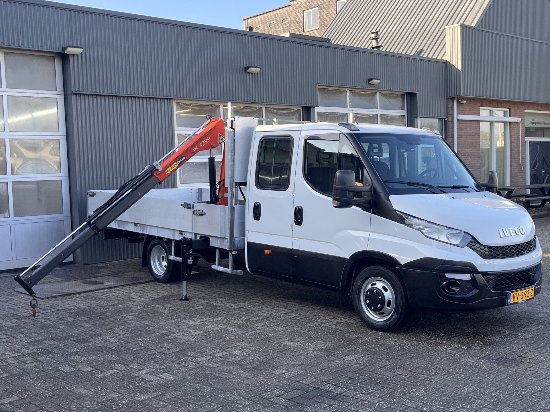 Iveco Daily 35C17 3.0 410 170PK Automaat Himatic Palfinger L, Automaat, Euro 5, Gebruikt, Zwart