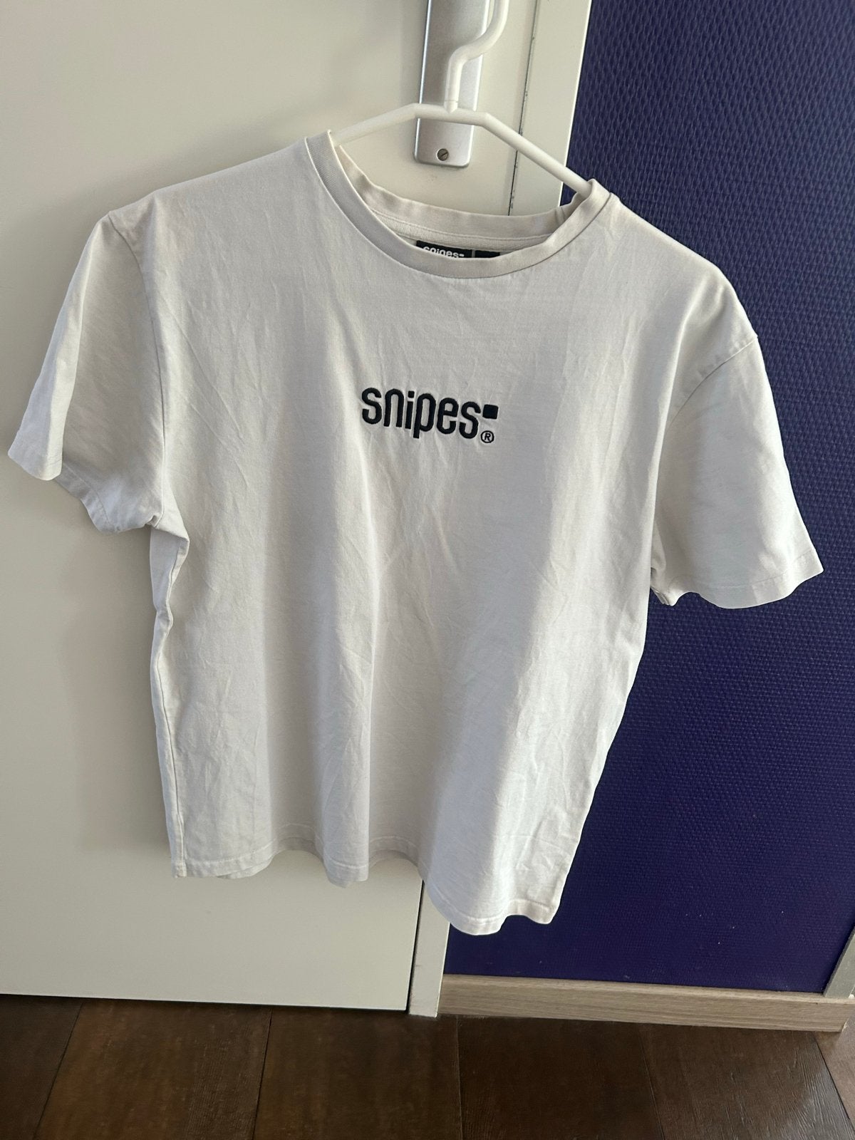 Snipes T-shirt Wit met Zwart Logo - Maat S, Kleding | Heren, Ophalen of Verzenden, Zo goed als nieuw, Maat 48/50 (M), Wit