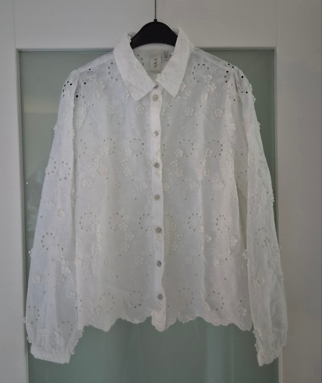 Mooie witte blouse van Yas maat L, Wit, Maat 42/44 (L), Ophalen of Verzenden, Zo goed als nieuw