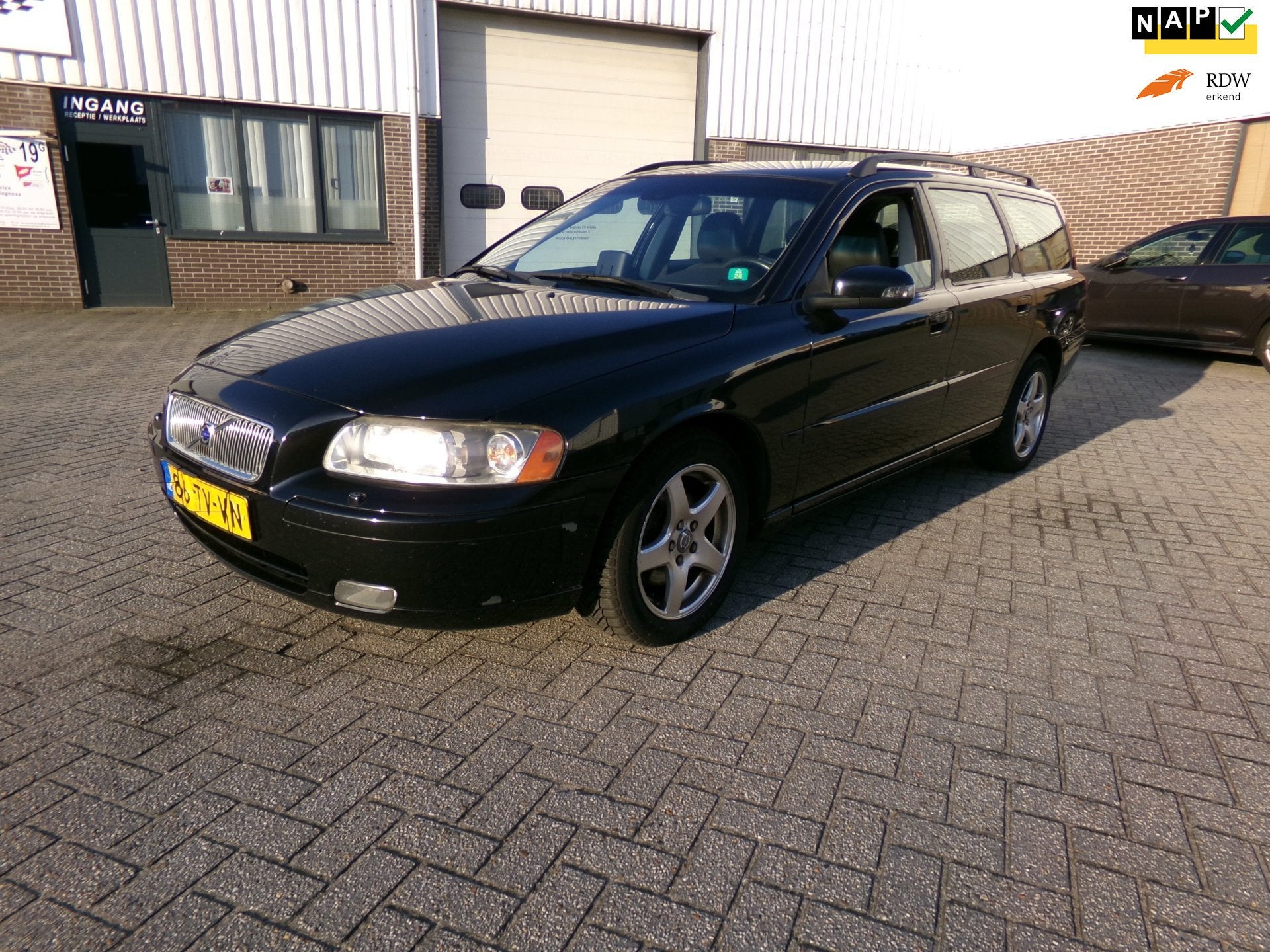 Volvo V70 2.4 D5 Edition Classic, Auto's, Voorwielaandrijving, 15 km/l, Zwart, 168 €/maand