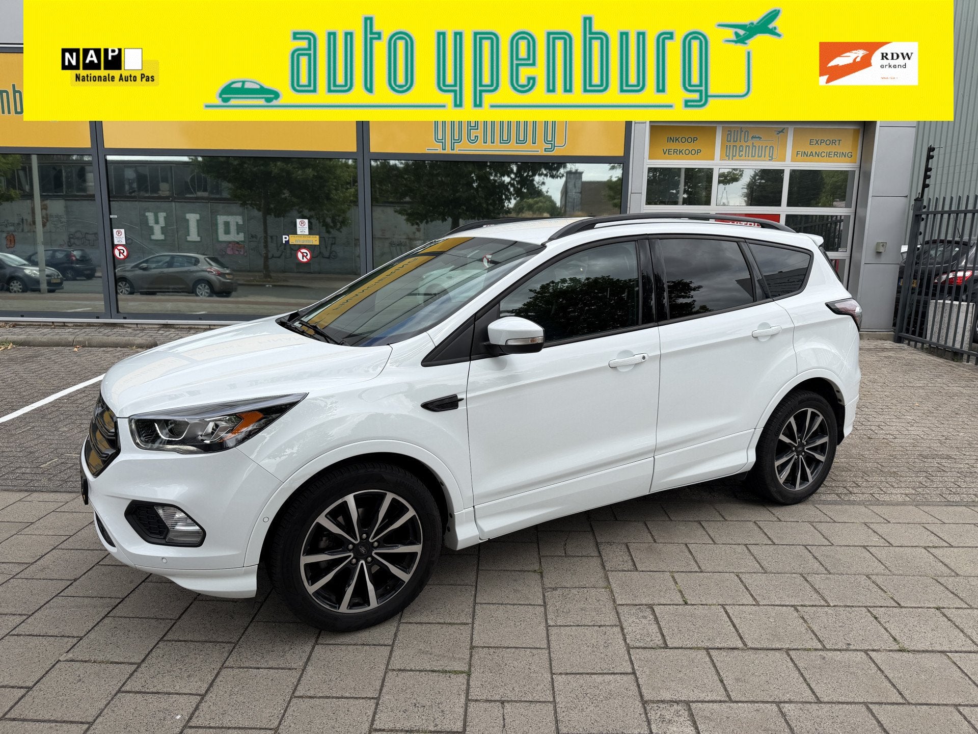 Ford Kuga 1.5 Titanium Styling Pack * ST-Line * 67.894 Km *, Auto's, 4 cilinders, Wit, Bedrijf, Handgeschakeld