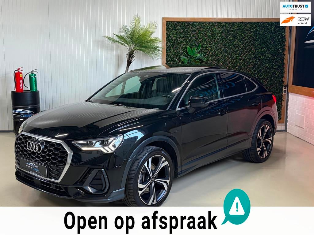 Audi Q3 Sportback 45 TFSI e S Edition S-Line|Pano|Trekhaak|A, Auto's, Gebruikt, 150 pk, Leder en Stof, Zwart
