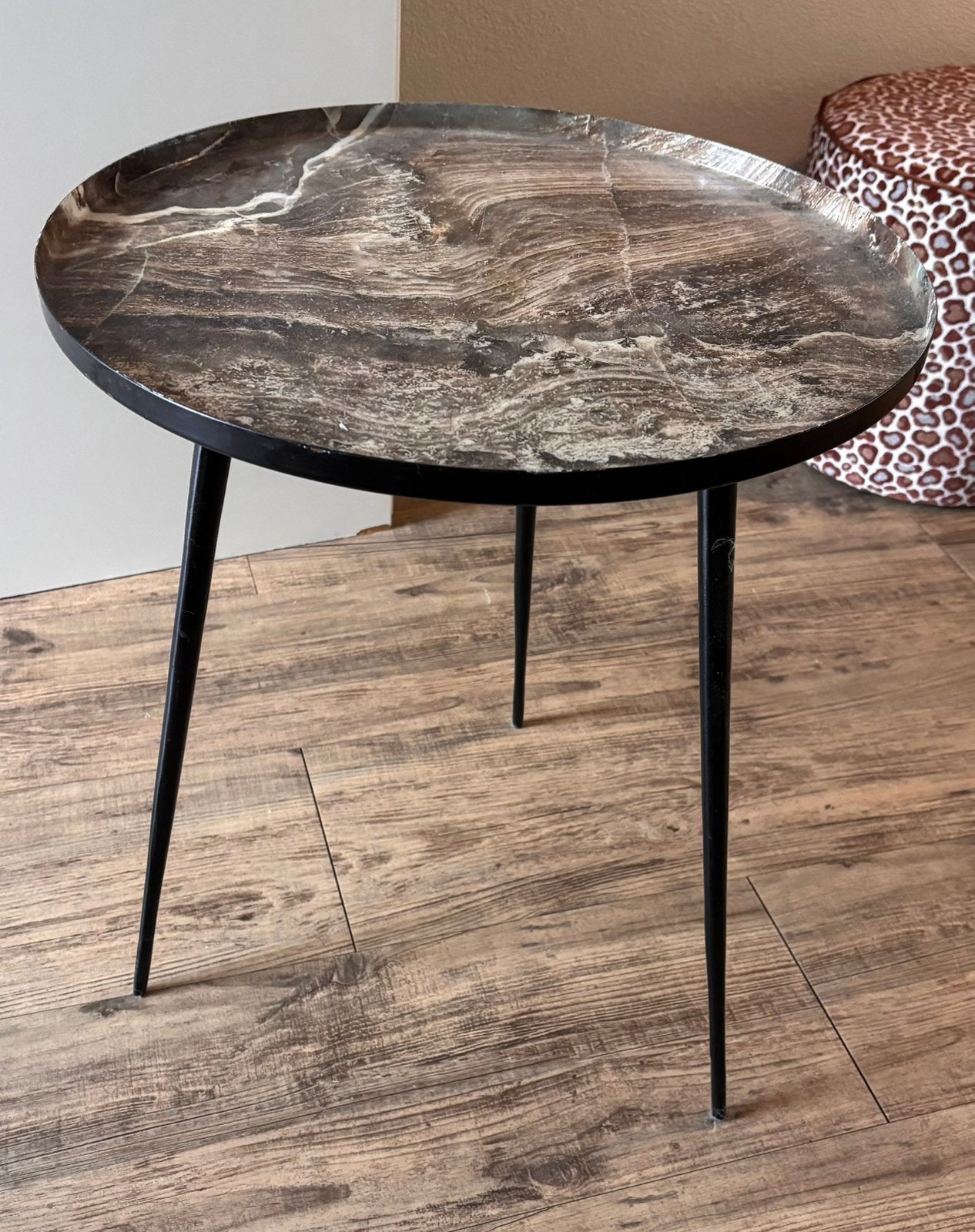 Metalen bijzettafelje, Huis en Inrichting, Tafels | Bijzettafels, Ophalen, Minder dan 55 cm, Metaal of Aluminium, Rond