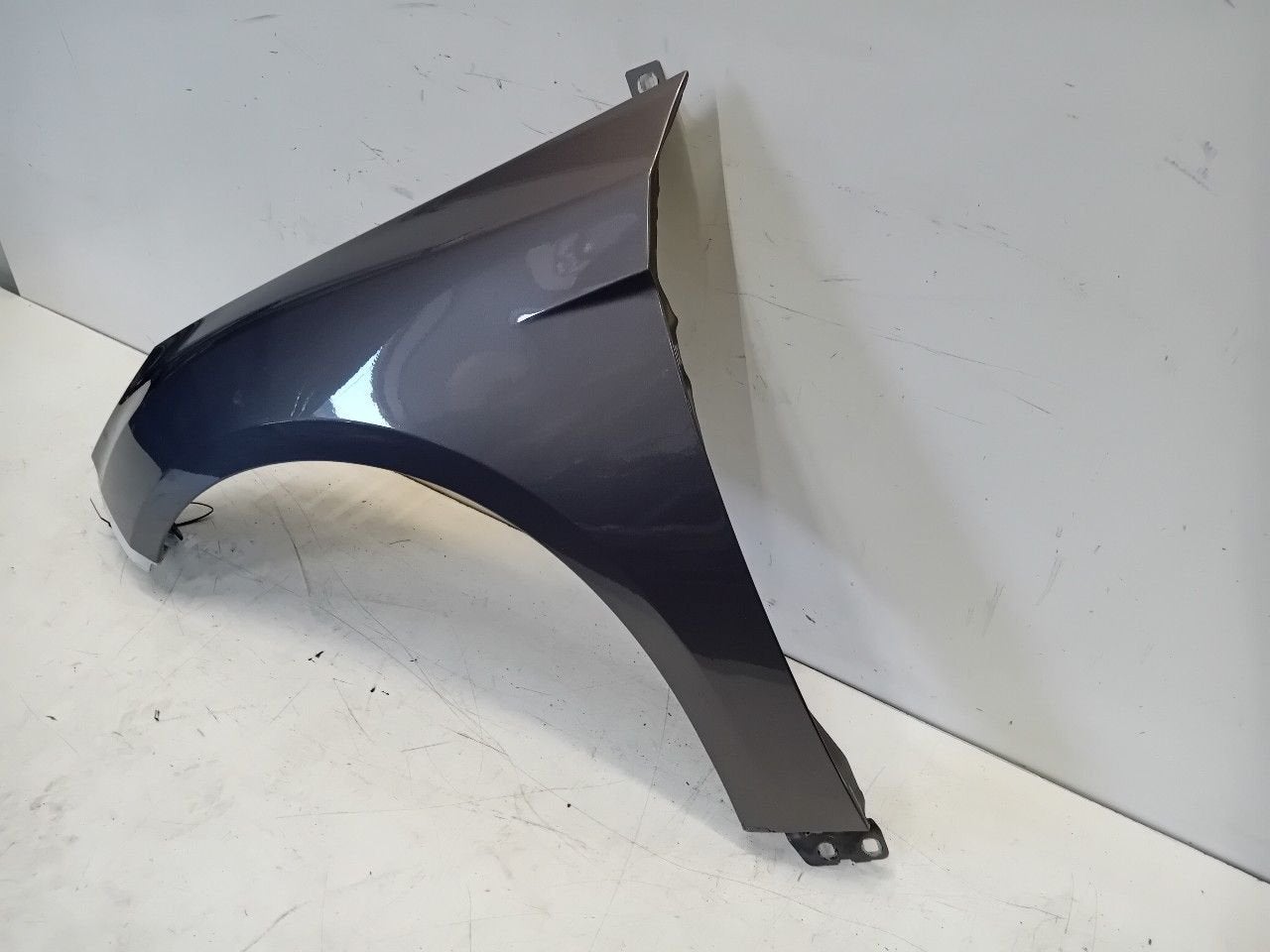Spatbord links voor Ford Focus, Auto-onderdelen, Onderdelen@venauto.nl, Van der Ven Autorecycling B.V., Gebruikt, Ettenseweg 76, 4706 PB Roosendaal, The Netherlands