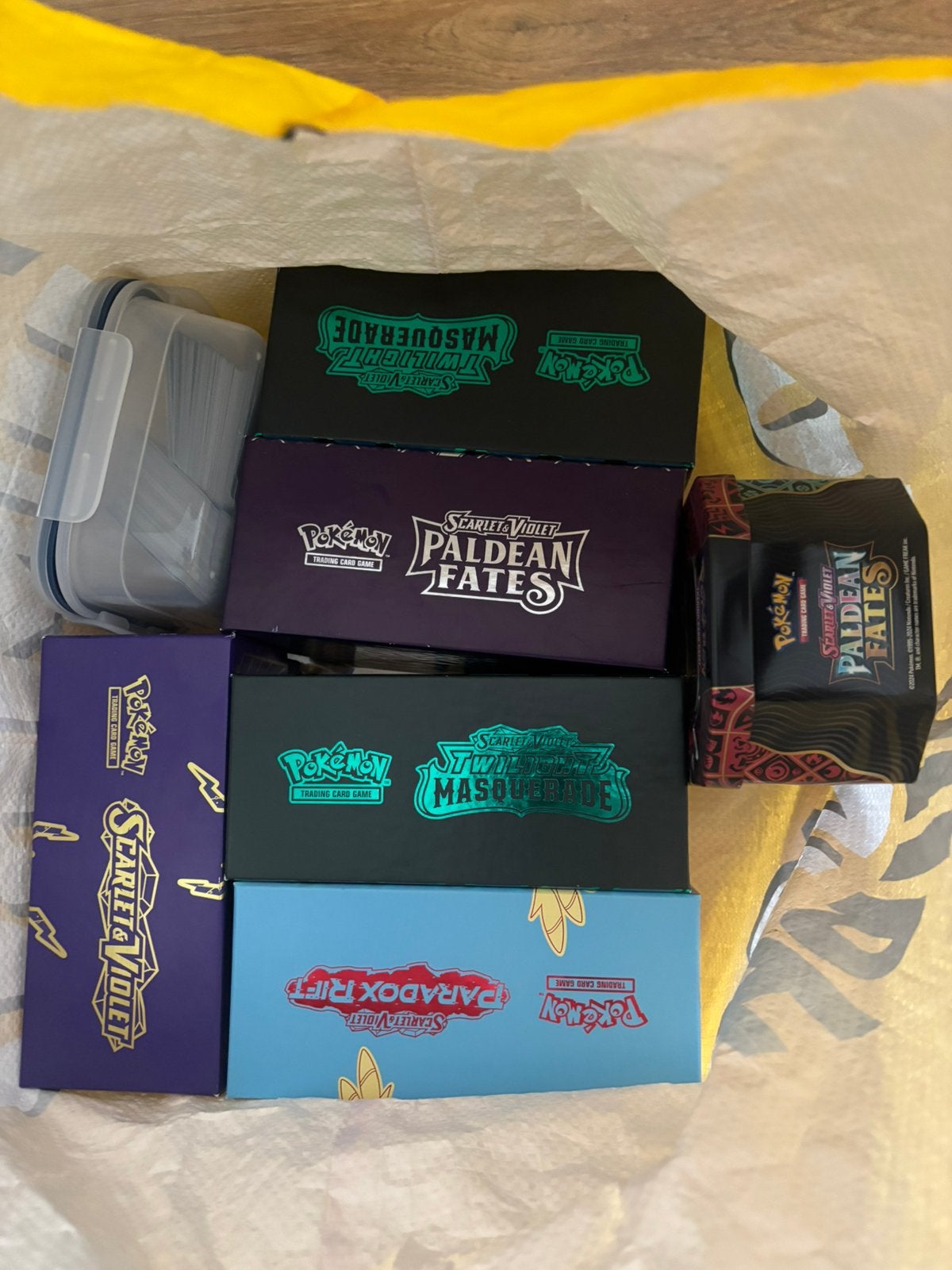 1500 Pokemonkaarten met accessoires te koop, Ophalen, Zo goed als nieuw, Meerdere kaarten