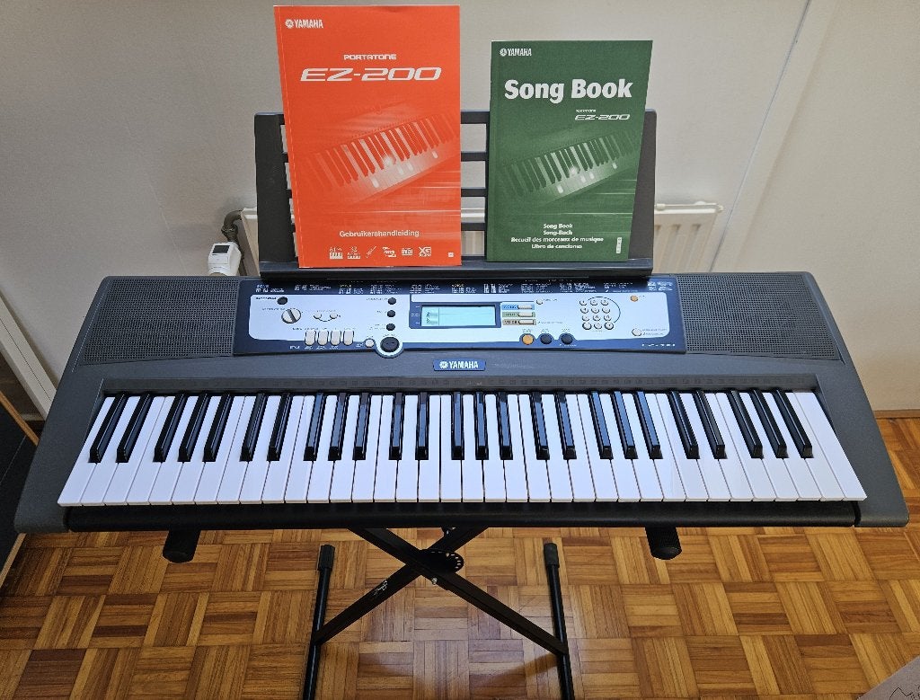 Yamaha EZ-200 keyboard, Ophalen, Yamaha, Aanslaggevoelig, 61 toetsen