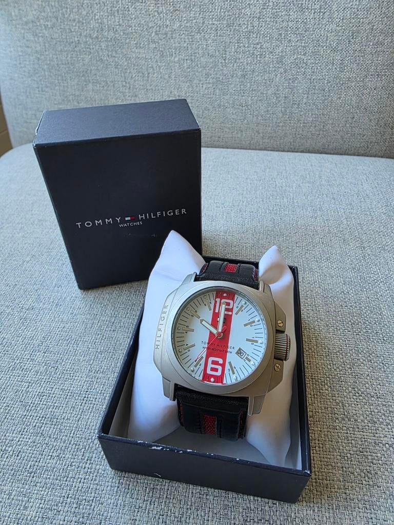 Tommy Hilfiger Horloge, Ophalen of Verzenden, Zo goed als nieuw, Leer, Overige merken