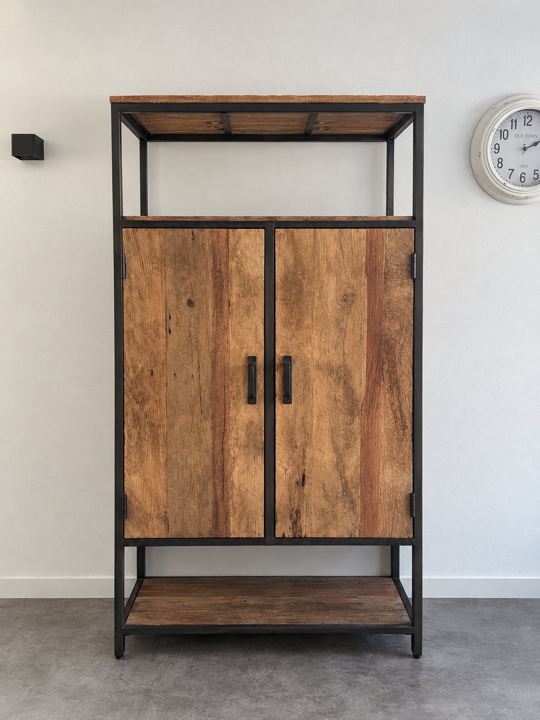 Industriële Kast met Houten Deuren en Metalen Frame, Ophalen, Gebruikt, 200 cm of meer, Minder dan 150 cm