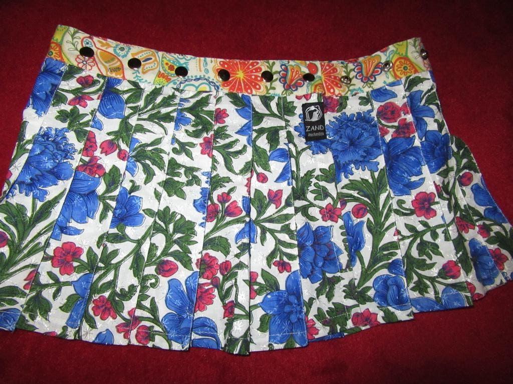 Aparte nieuwe ROK merk : Zand Amsterdam lengte 32 cm., Kleding | Dames, Rokken, Overige kleuren, Nieuw, Ophalen of Verzenden, Boven de knie