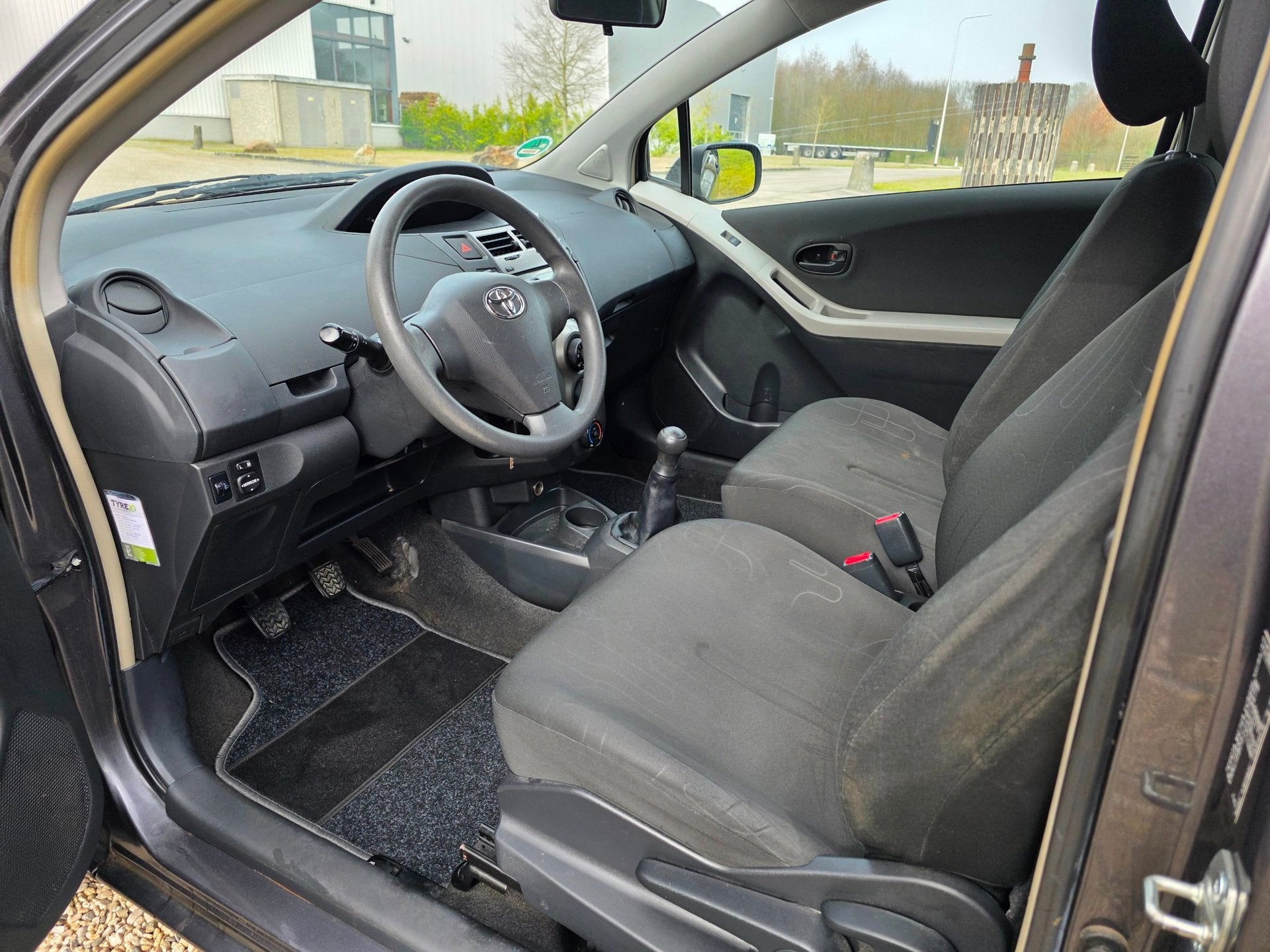 Toyota Yaris 1.0 VVTi Acces AIRCO *apk:02-2027*, Auto's, Voorwielaandrijving, Euro 5, 750 kg, 965 kg