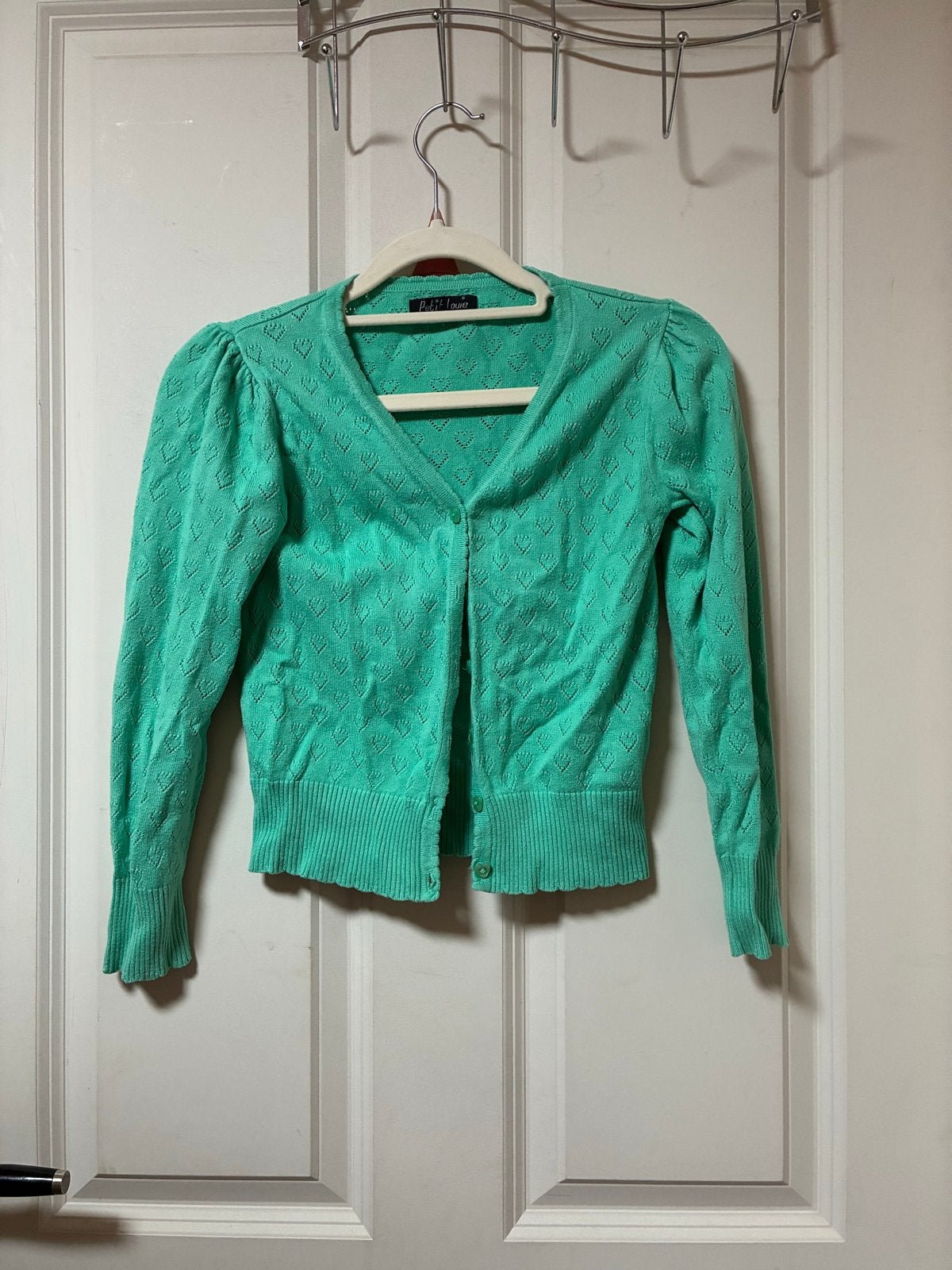 Schattig groen vestje met hartjes van Petit Louie, Ophalen of Verzenden, Zo goed als nieuw, Meisje, Trui of Vest