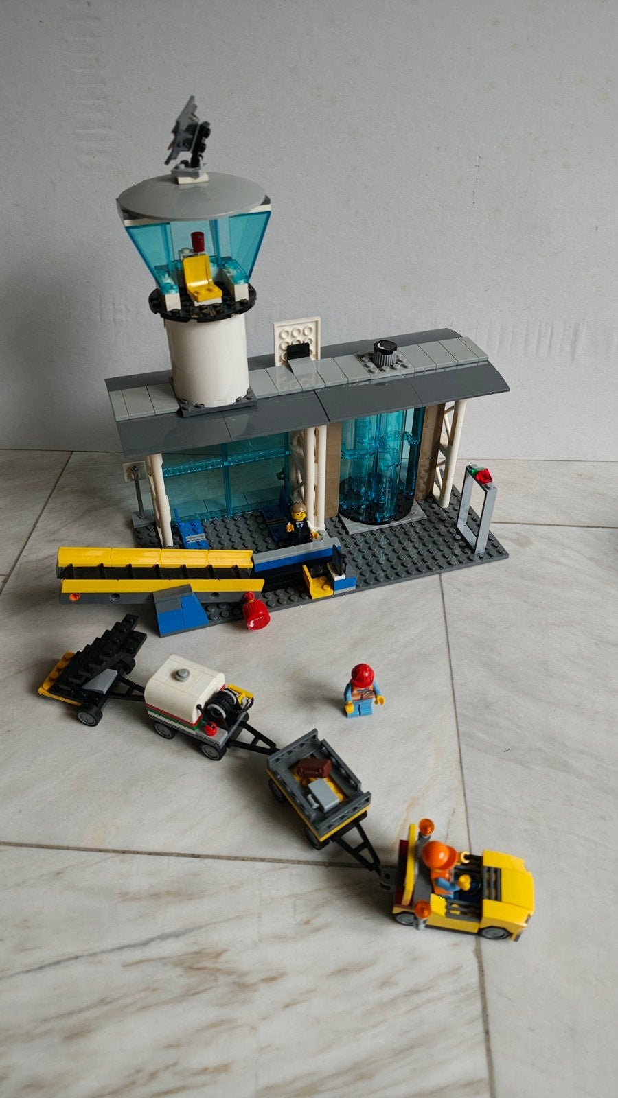 Lego City Vliegveld 60104 - Complete set met vliegtuig, Ophalen of Verzenden, Zo goed als nieuw