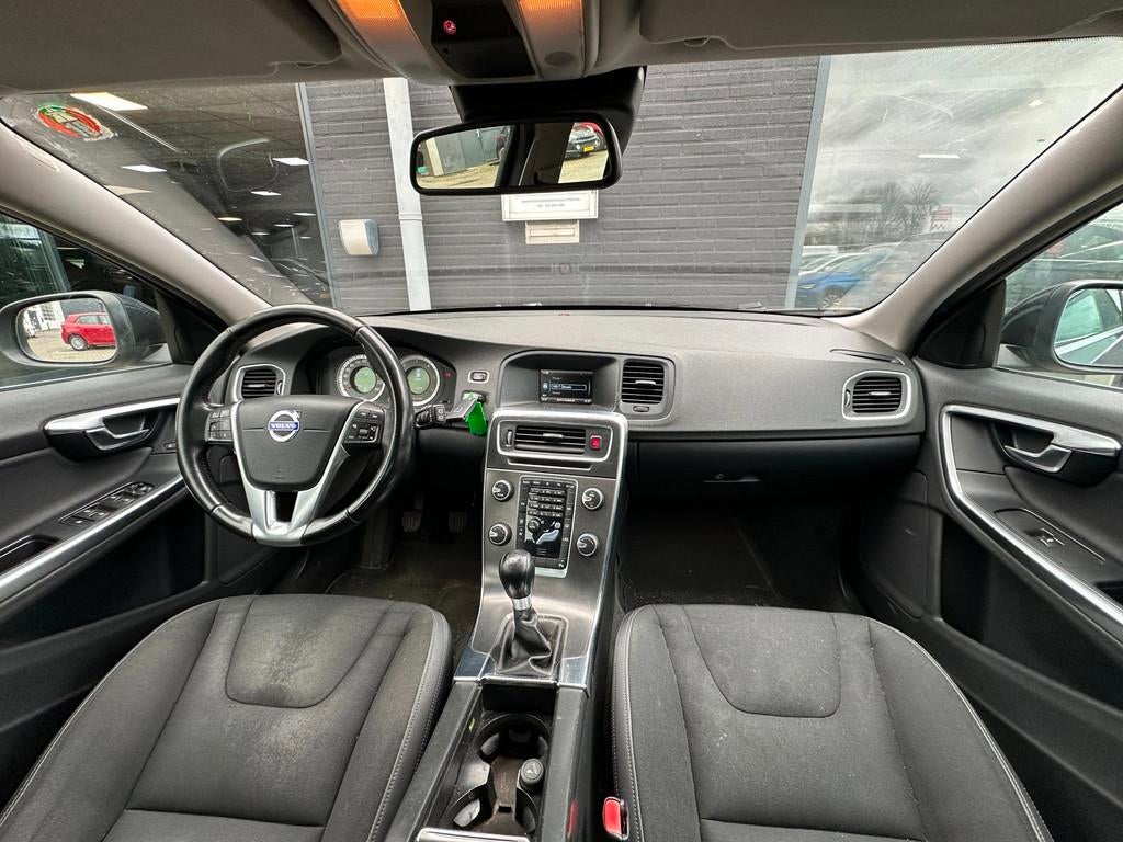 Volvo V60 2.0 D3 Summum/NAVI/AIRCO/TERKHAAK!, Voorwielaandrijving, Euro 5, Gebruikt, 1514 kg