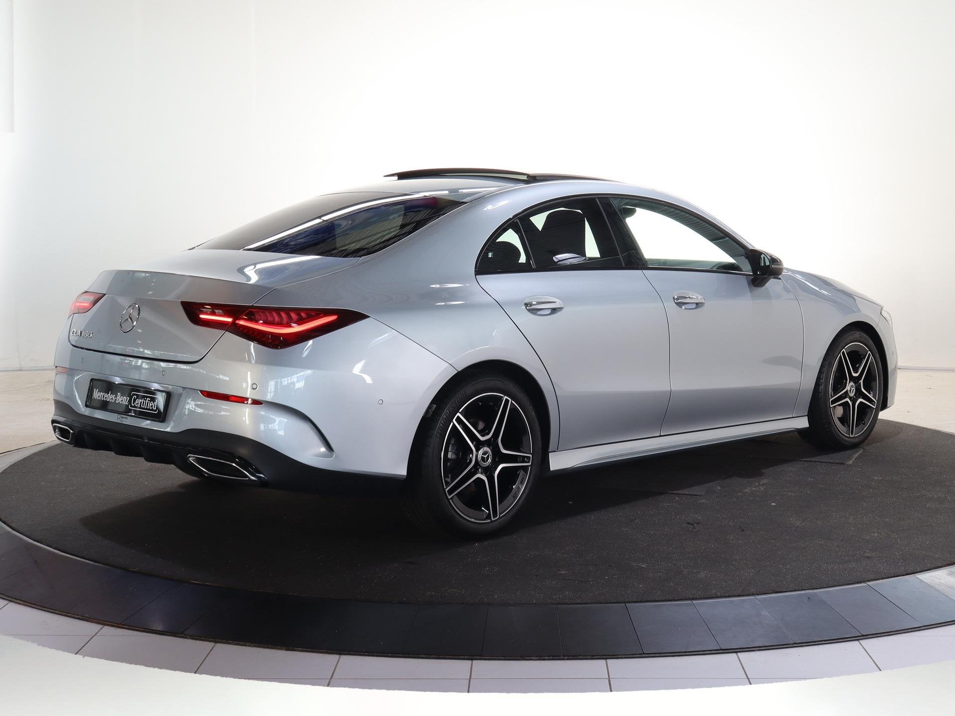 Mercedes-Benz CLA-klasse 180 AMG Line | Panoramaschuifdak |, Auto's, 136 pk, Gebruikt, 4 cilinders, Origineel Nederlands