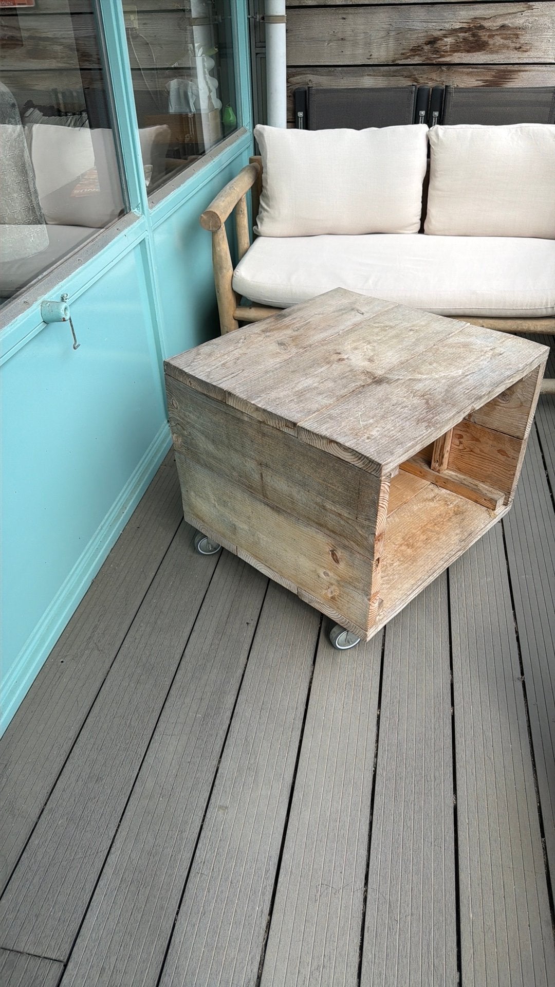 Steigerhouten bijzettafel op wielen, Tuin en Terras, Tuinsets en Loungesets, Ophalen, Gebruikt, Steigerhout, Bijzettafel