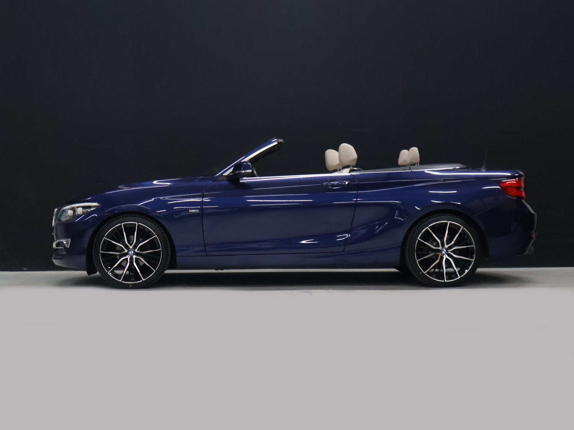 BMW 2 Serie Cabrio 218i High Executive [GROOT NAVIGATIE, STO, Auto's, BMW, Automaat, Gebruikt, Cabriolet, 3 cilinders