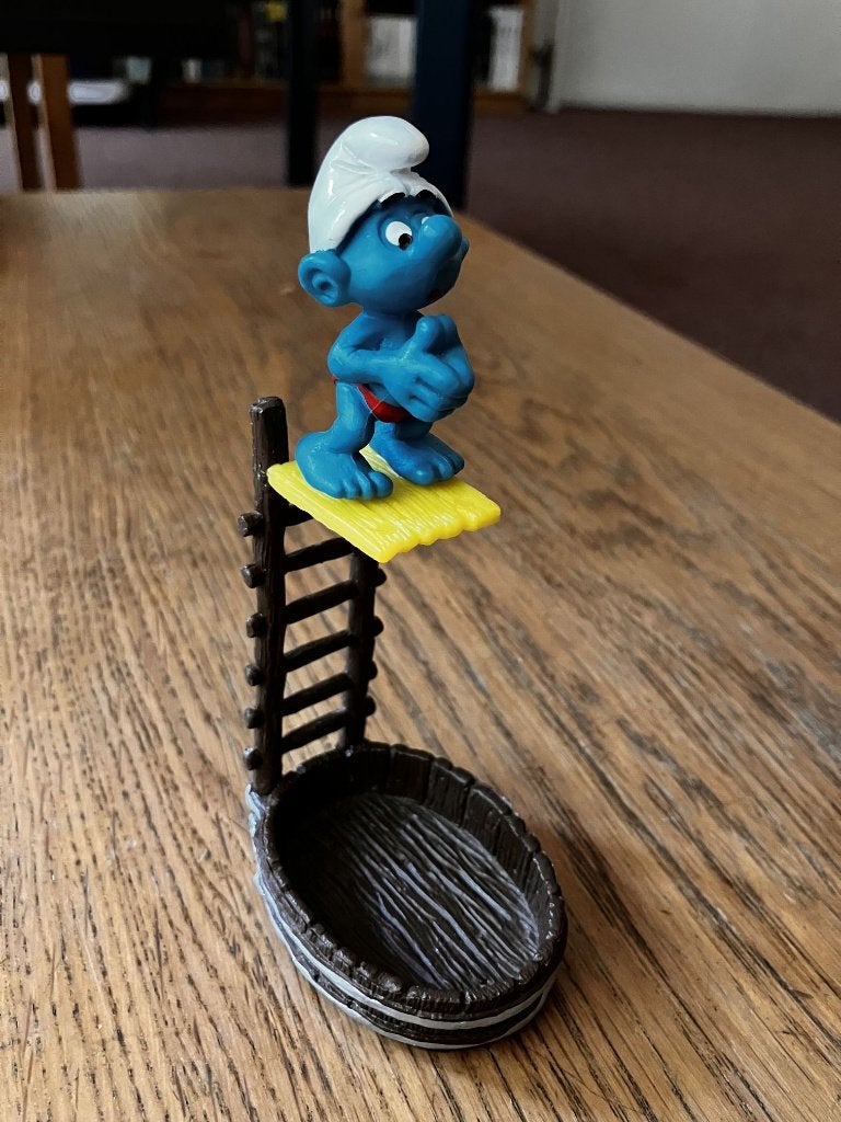 Zwemsurf op Duikplank (Schleich, 4.0243), Verzamelen, Smurfen, Ophalen of Verzenden, Gebruikt, Poppetje, Figuurtje of Knuffel