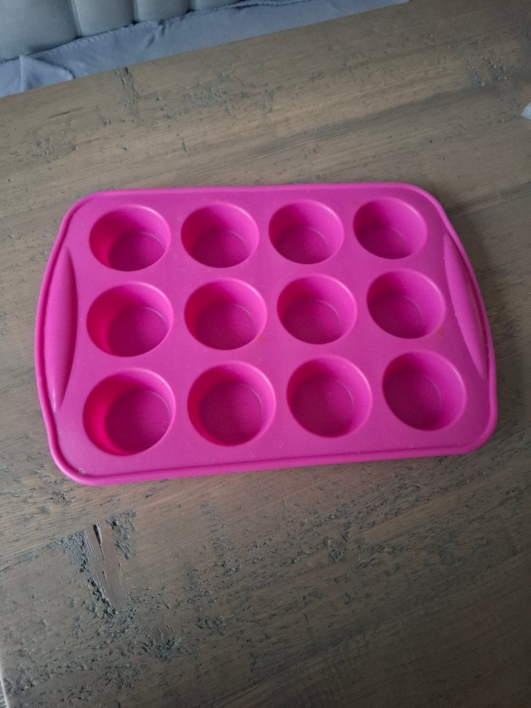 Siliconen bakvorm voor 12 cakejes - roze, Ophalen of Verzenden, Gebruikt, Cupcakes, Bakvorm