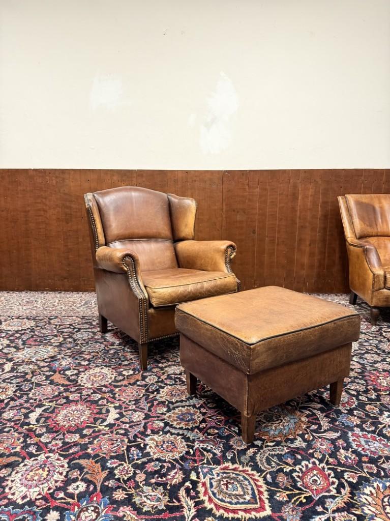 Set Klassiek Engelse Schaap Lederen Fauteuil + Hocker, Ophalen
