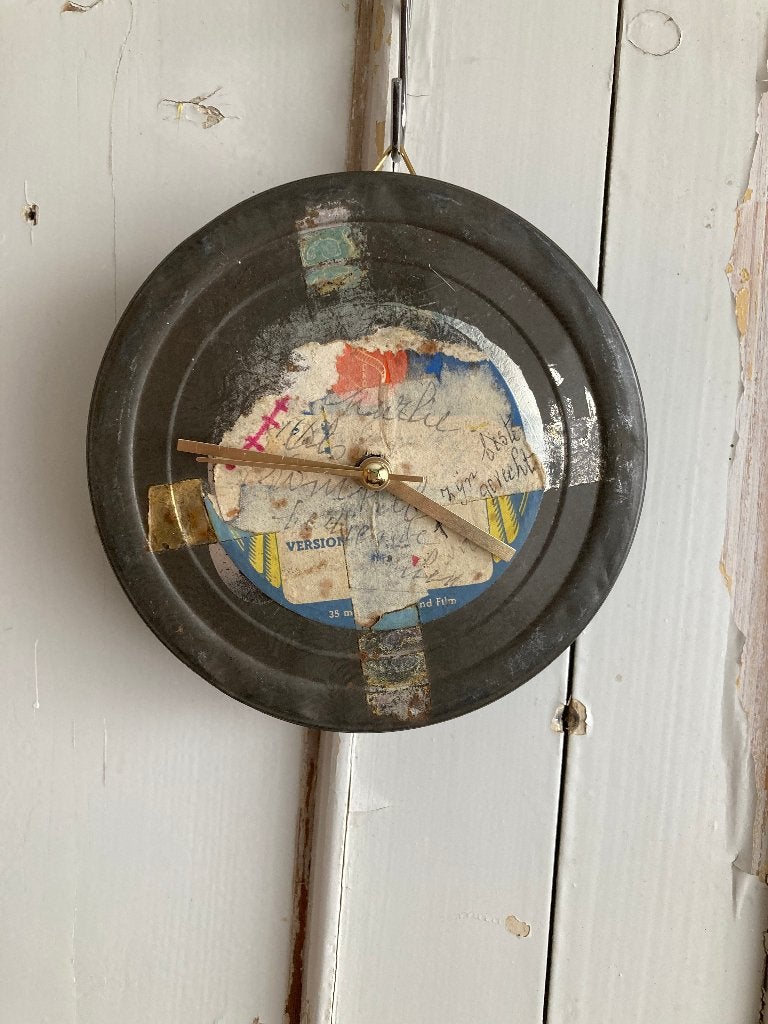 Brocante Klokje op rond blikje, ---, Ophalen of Verzenden, Metaal, ---