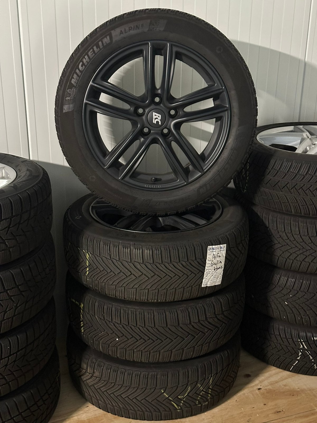 17 inch 5x110 Alfa Romeo Giulia velgen & banden set, Auto-onderdelen, Banden en Velgen, Banden en Velgen, 17 inch, Personenwagen