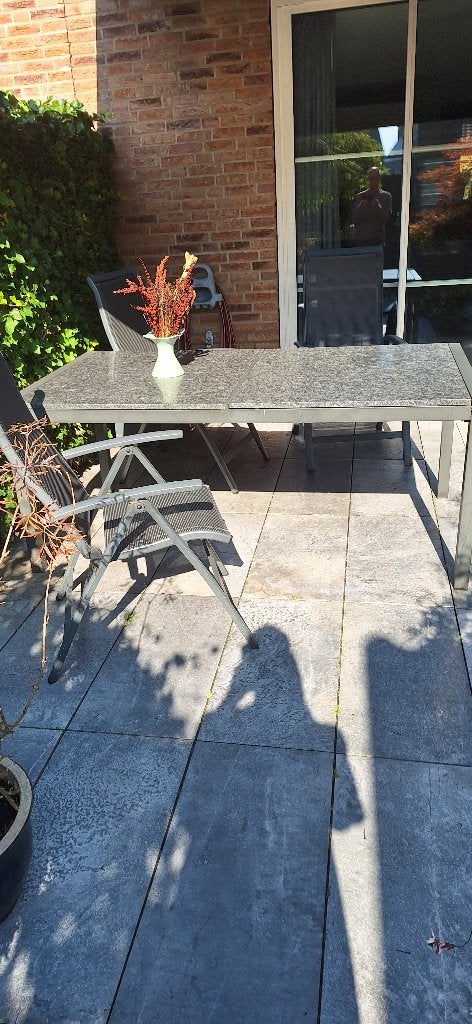 Foto 3 van Tuintafel met twee verstelbare tuinstoelen