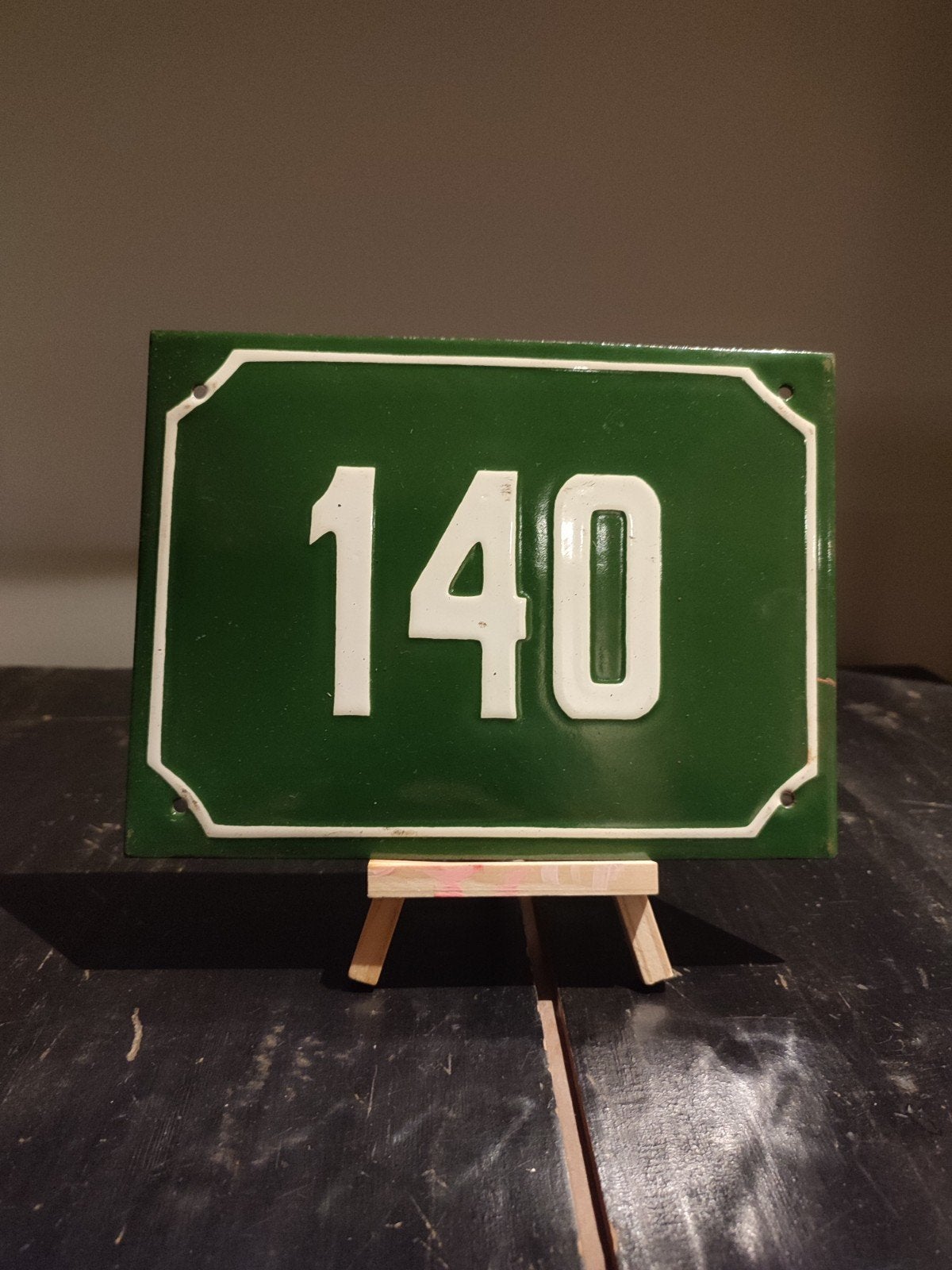 Orgineel emaille bord nummer 140