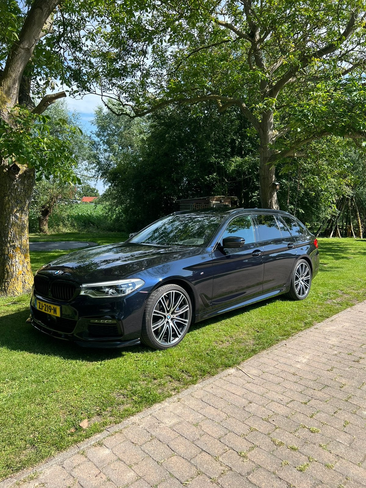 BMW 5-Serie 530i M-sport Zwart Pano Trekhaak Head-up enz Vol, 1998 cc, Achterwielaandrijving, Parkeerassistent, 4 cilinders