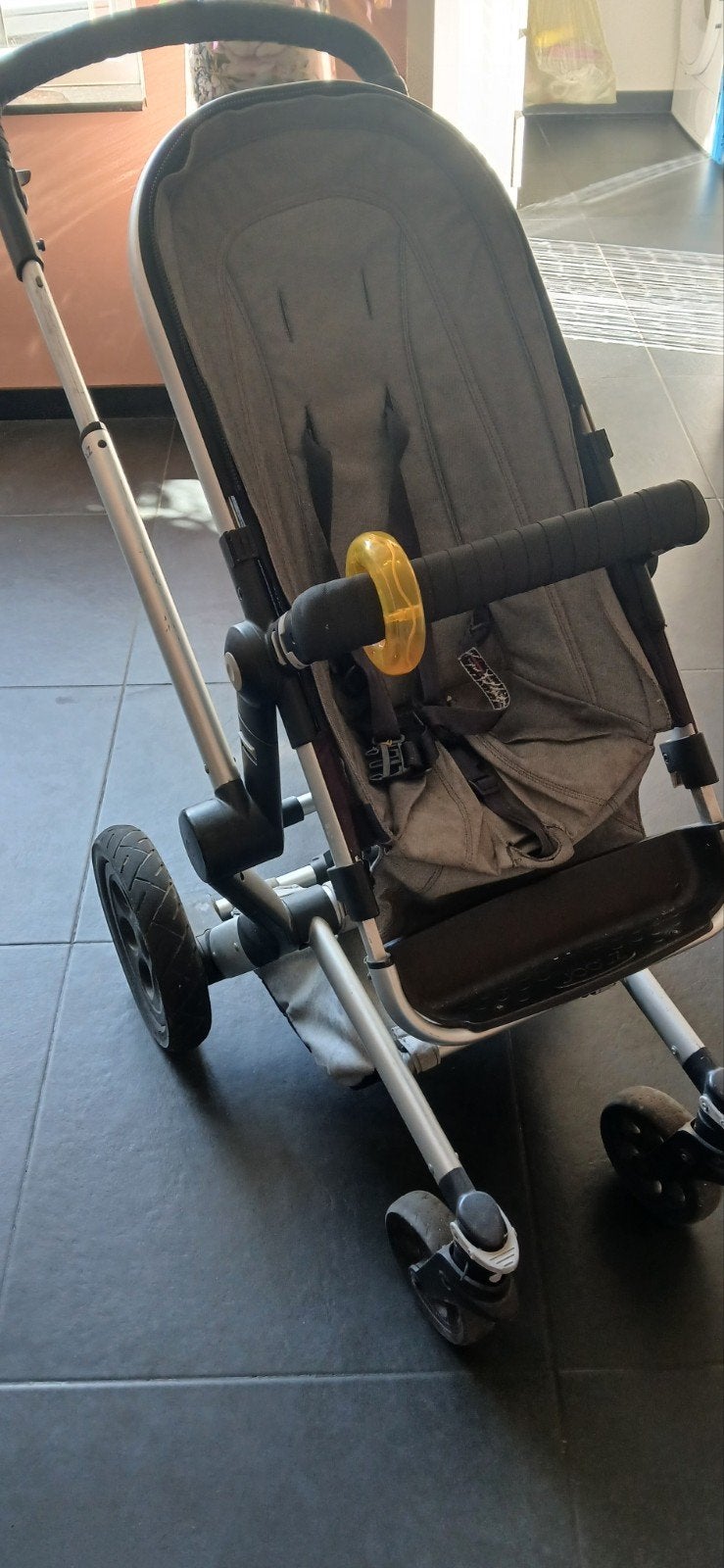 GRATIS AF TE HALEN, kinderwagen Joolz, Gebruikt, Met reiswieg, Ophalen, Kinderwagen