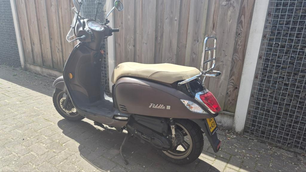 SYM Fiddle III Scooter - Bruin, Ophalen, Maximaal 45 km/u, Zo goed als nieuw, Benzine