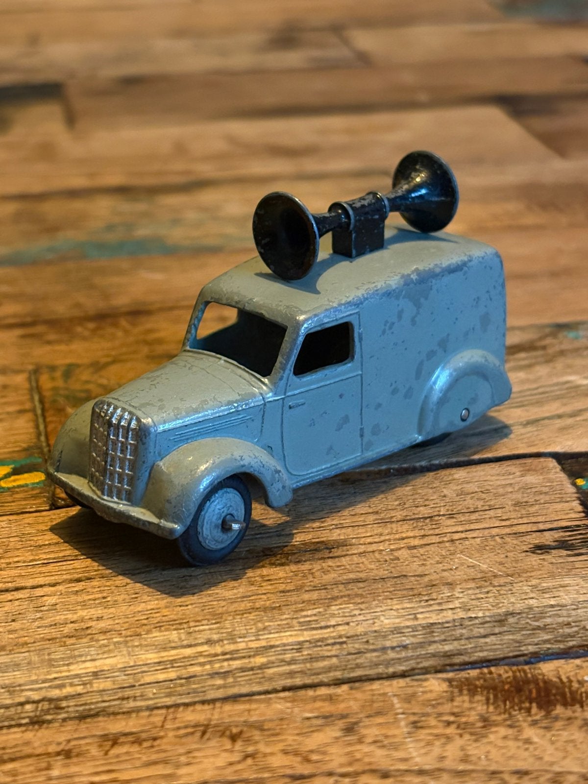 Dinky Toys 34c Loudspeaker Van Zeldzame zwarte luidsprekers, Ophalen of Verzenden, Zo goed als nieuw, Auto, Dinky Toys