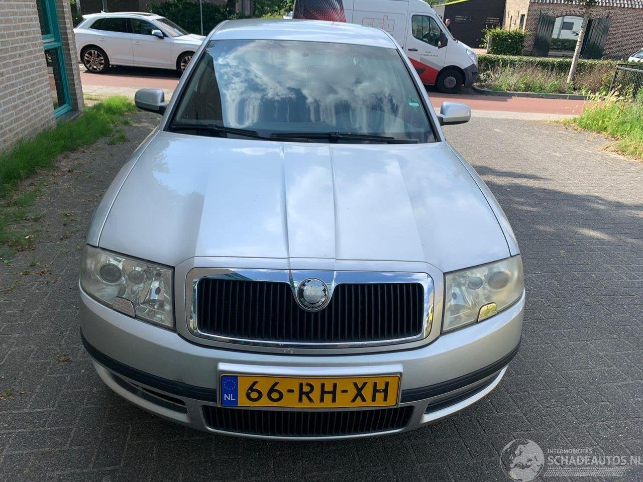 Skoda Superb (bj 2005), Auto diversen, Schadeauto's, Infoline@skoda-auto.cz, 1984 cc, Handgeschakeld, Sedan