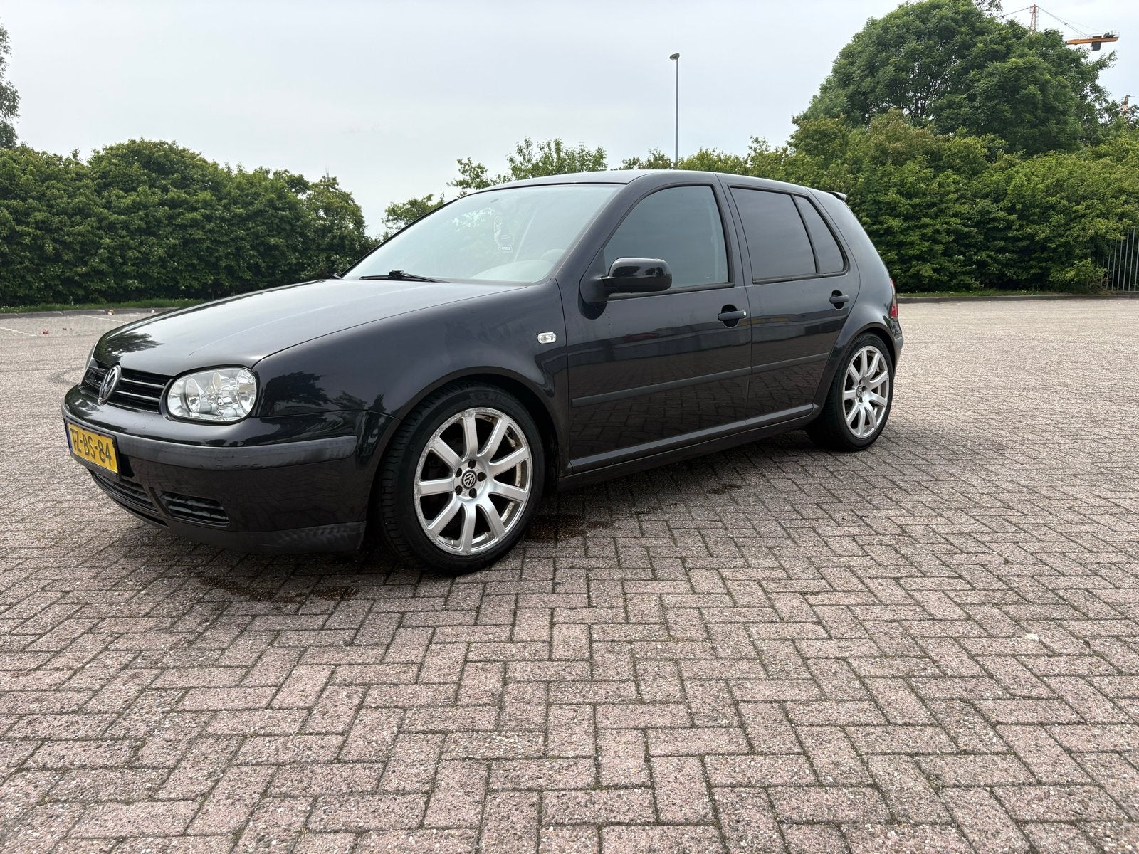Volkswagen Golf 1.6 74KW 1998 Zwart, Auto's, Volkswagen, Stof, Zwart, 4 cilinders, Elektrische ramen