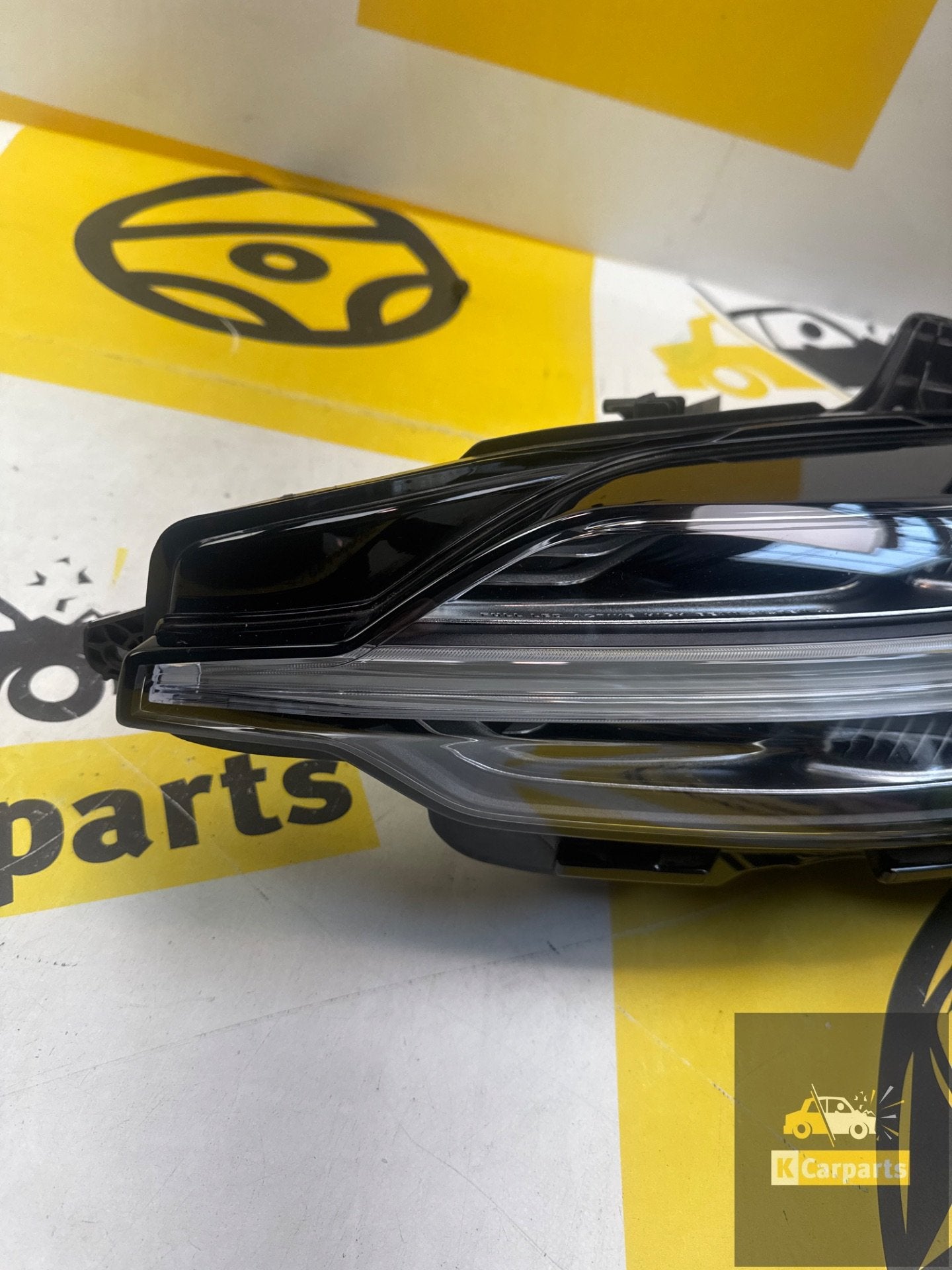 VOLVO V60 II S60 III Koplamp Links FULL LED ACTIVE 22025905, Gebruikt, Gunnar Engellaus vag 8
405 31  Gothenburg, SE, Info@volvocars.com