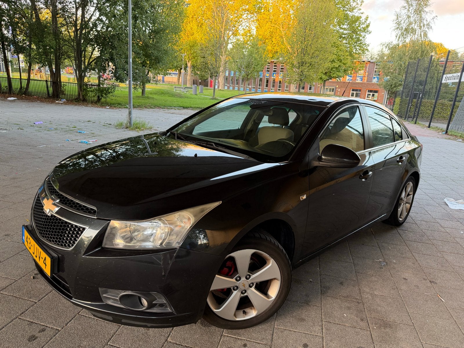 Chevrolet Cruze 1.8 2009 Zwart, Auto's, Voorwielaandrijving, 15 km/l, 4 cilinders, 1796 cc