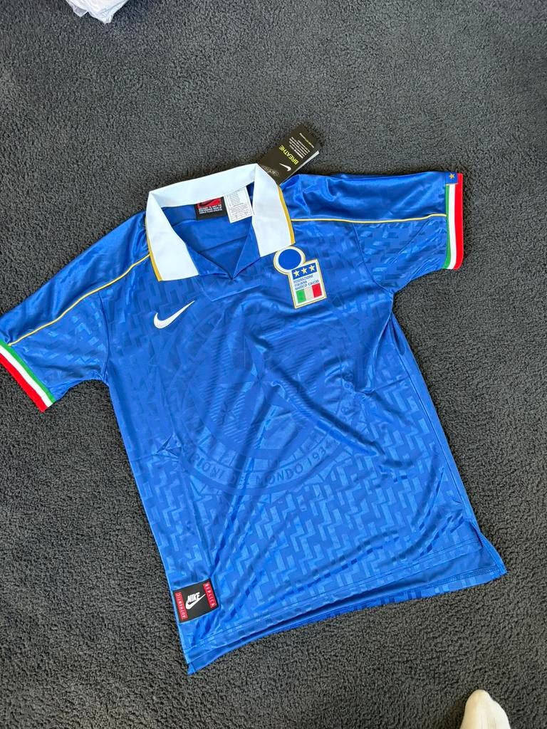 Retro italië shirt, Sport en Fitness, Voetbal, Verzenden, Zo goed als nieuw, Shirt