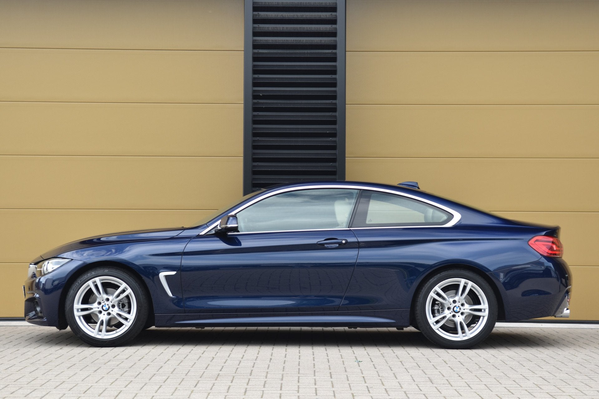 BMW 4 Serie Coupé 418i High Executive * M-Pakket * Stoelmem, Auto's, Automaat, Gebruikt, 4-Serie, Met garantie (alle)