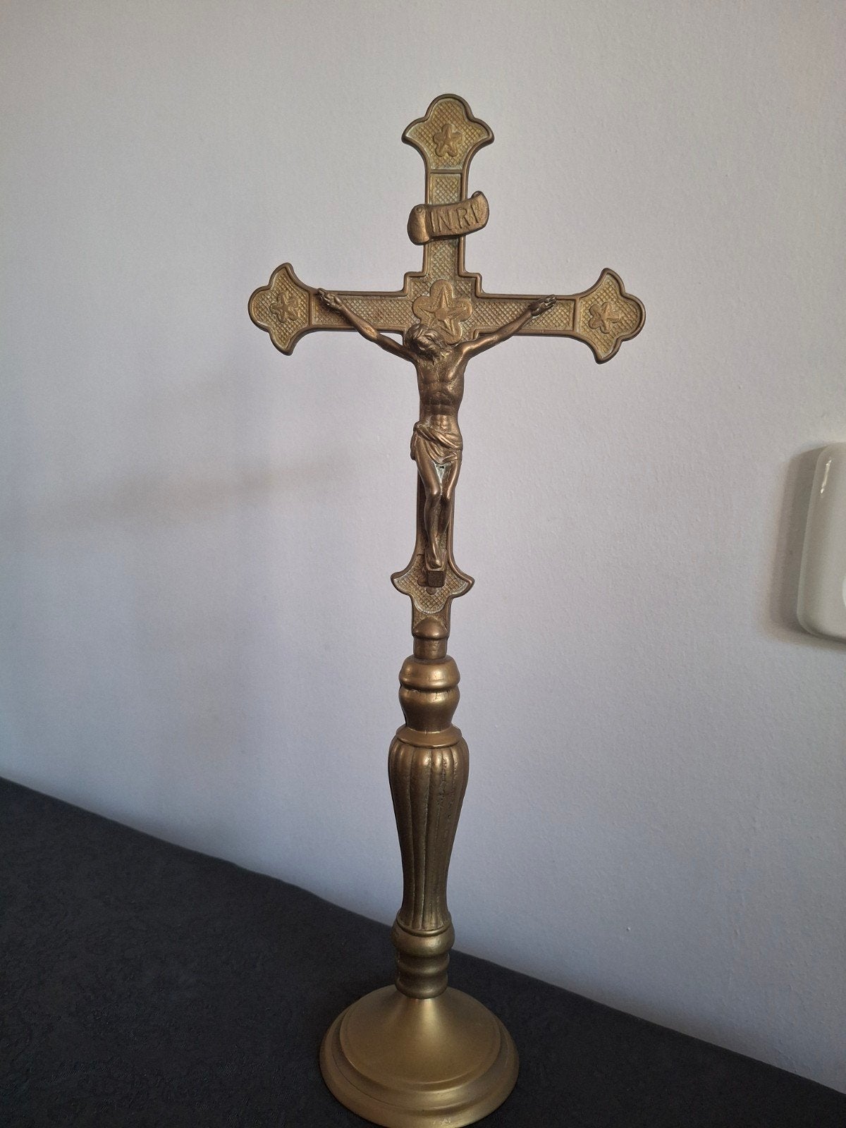 Mooie crusifix  - Altaar kruisbeeld  INRI, Ophalen of Verzenden