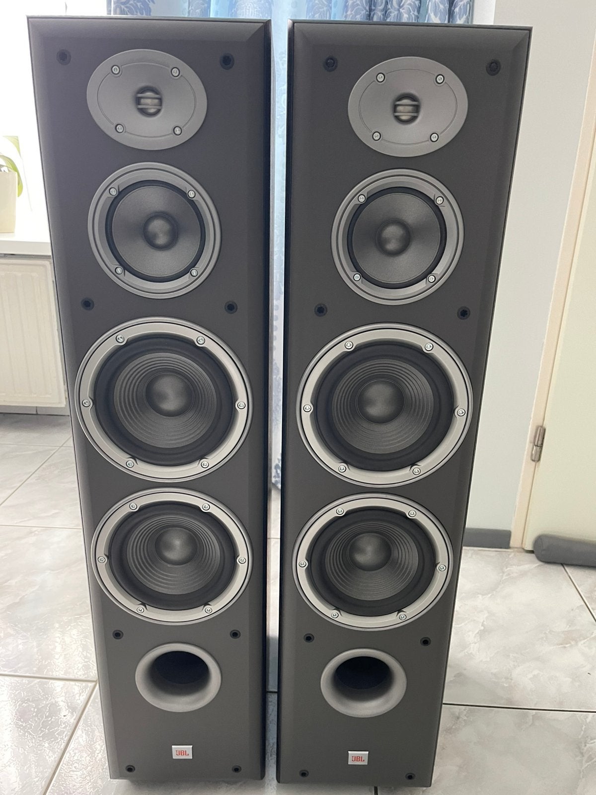 JBL Northridge E80 vloerstaande luidsprekers.
