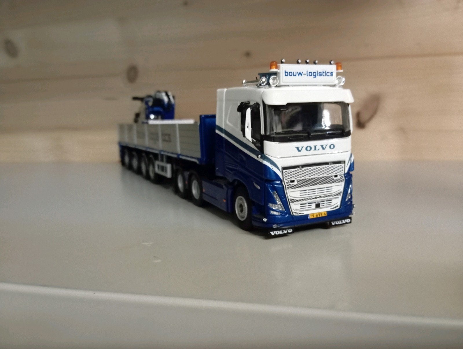 Volvo FH Bouw Logistics steentrailer WSI, Hobby en Vrije tijd, Modelauto's | 1:50, Ophalen of Verzenden, Nieuw, Bus of Vrachtwagen